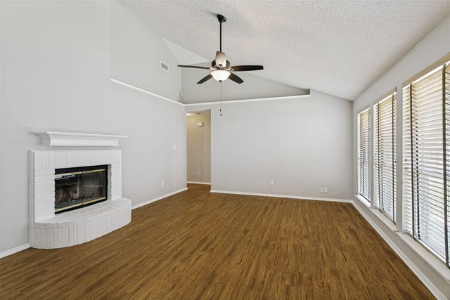 10820 Pebblecreek Court, Benbrook, TX 76126