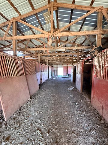 52305 W 41st Street S, Jennings, OK 74038