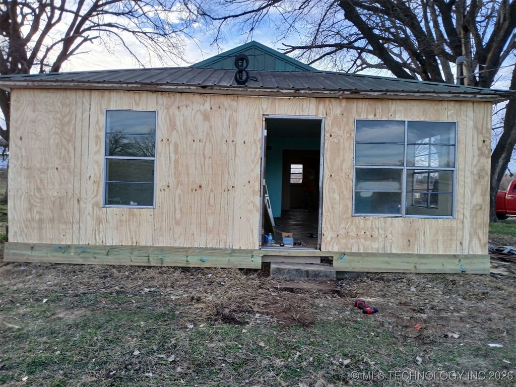 52305 W 41st Street S, Jennings, OK 74038