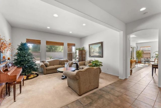 241 Melbourne Glen, Escondido, CA 92026