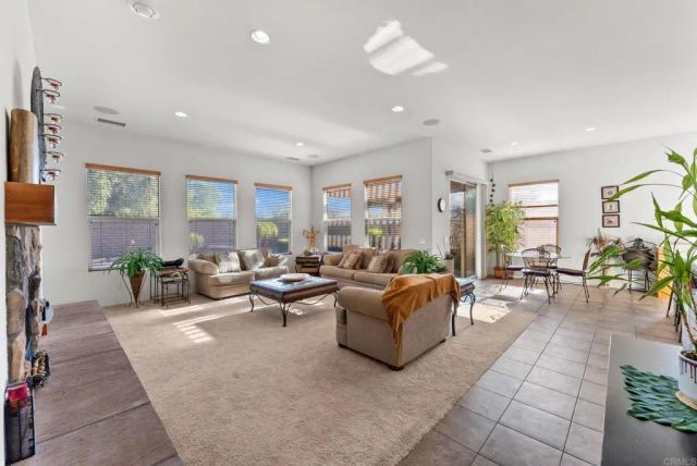 241 Melbourne Glen, Escondido, CA 92026