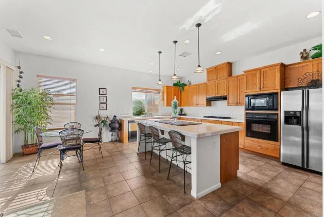 241 Melbourne Glen, Escondido, CA 92026