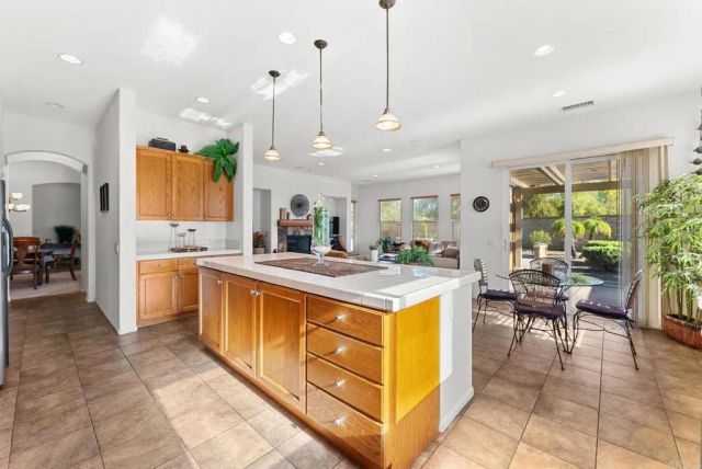 241 Melbourne Glen, Escondido, CA 92026