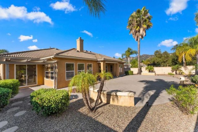 241 Melbourne Glen, Escondido, CA 92026