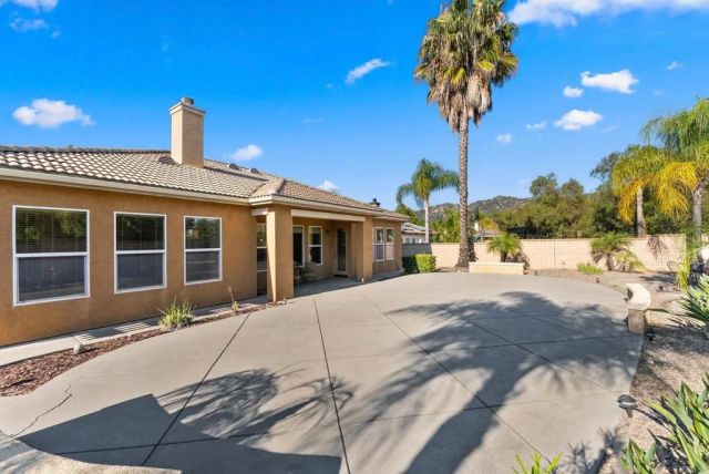 241 Melbourne Glen, Escondido, CA 92026