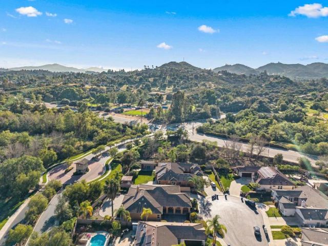 241 Melbourne Glen, Escondido, CA 92026