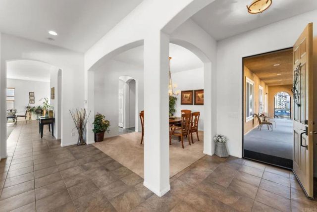 241 Melbourne Glen, Escondido, CA 92026