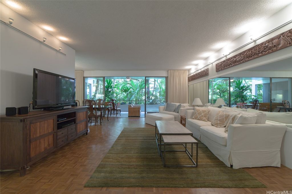 4999 Kahala Avenue 164, Honolulu, HI 96816