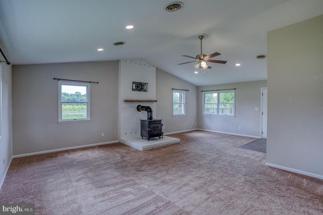 3608 W DENNEYS RD, Dover, DE 19904