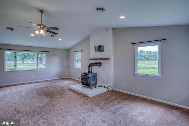 3608 W DENNEYS RD, Dover, DE 19904