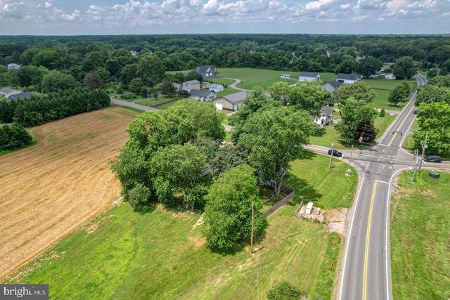 3608 W DENNEYS RD, Dover, DE 19904