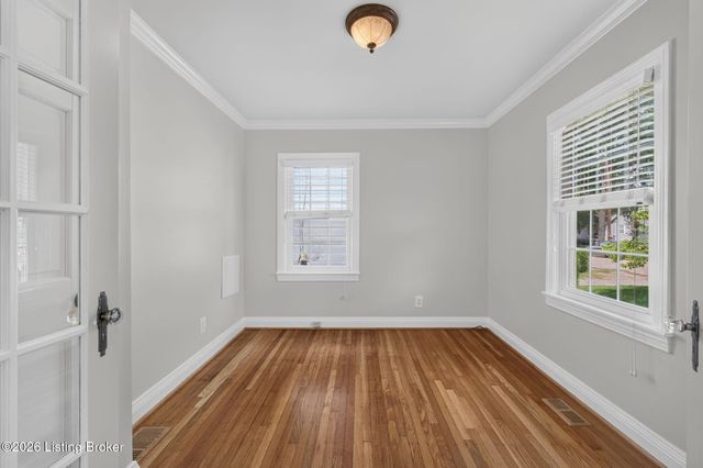212 Clover Ln, Louisville, KY 40207