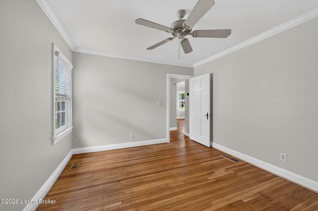 212 Clover Ln, Louisville, KY 40207