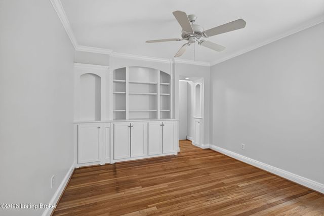 212 Clover Ln, Louisville, KY 40207