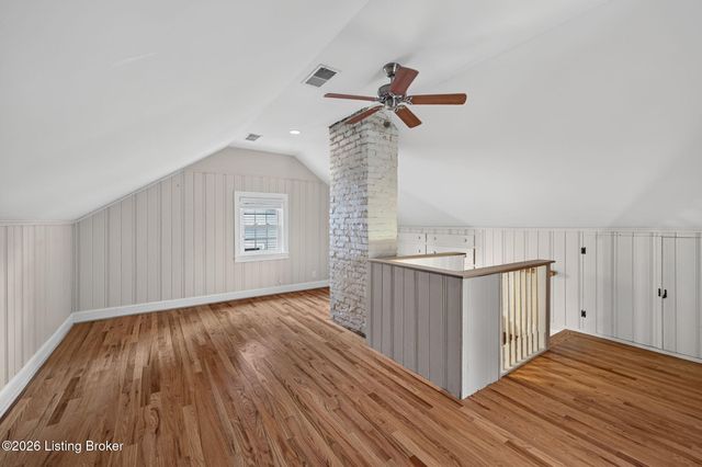 212 Clover Ln, Louisville, KY 40207