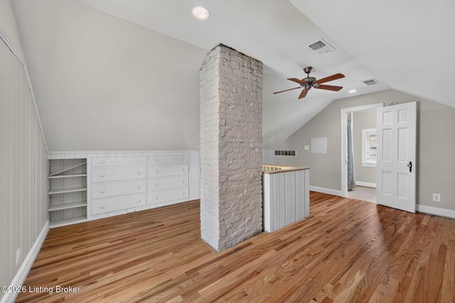 212 Clover Ln, Louisville, KY 40207