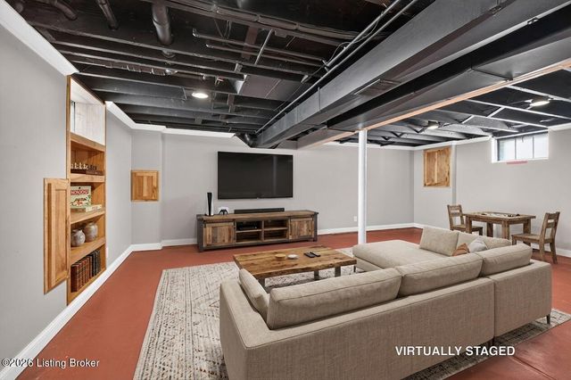 212 Clover Ln, Louisville, KY 40207