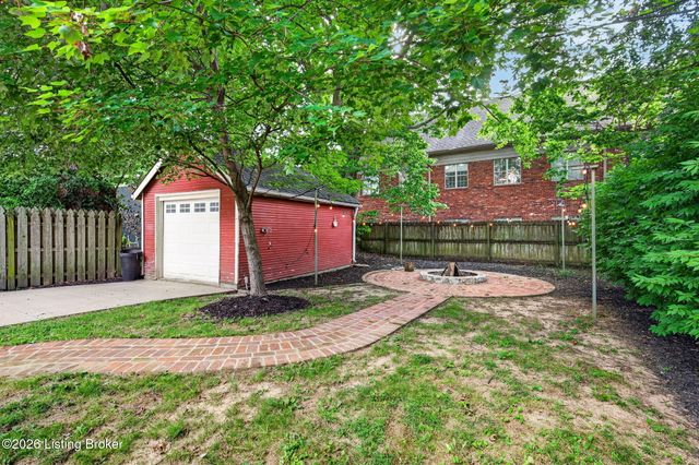 212 Clover Ln, Louisville, KY 40207