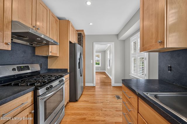 212 Clover Ln, Louisville, KY 40207