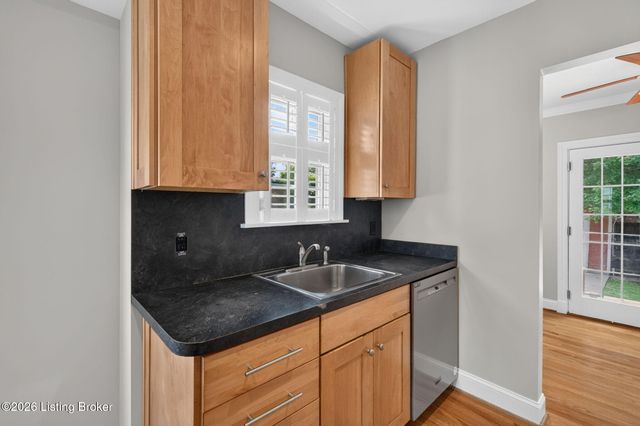 212 Clover Ln, Louisville, KY 40207