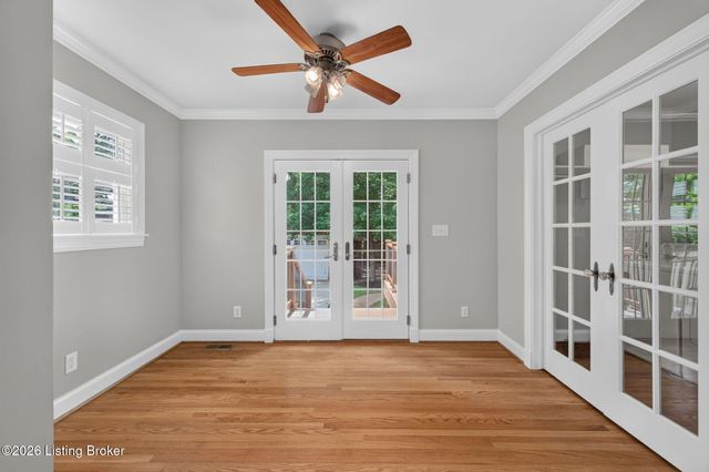 212 Clover Ln, Louisville, KY 40207
