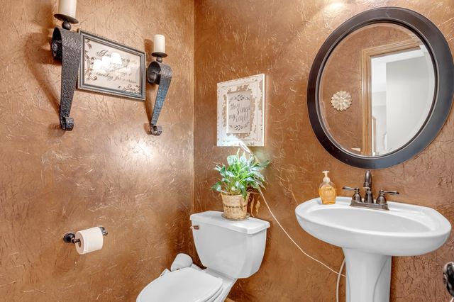 9 Flanigan Ct, Augusta, KS 67010