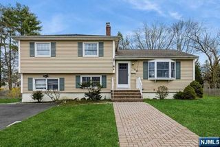 23 Asmus Road, Closter, NJ 07624