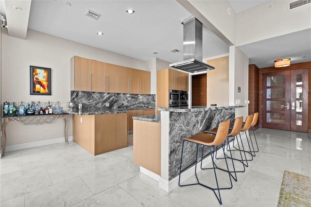 900 Brickell Key Blvd 803, Miami, FL 33131