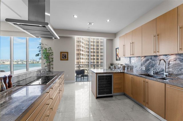 900 Brickell Key Blvd 803, Miami, FL 33131