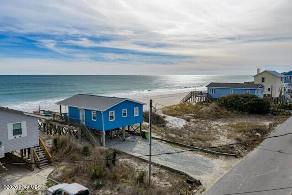 Image 8 of property listing at 1213 N Shore Drive, Surf City, NC 28445