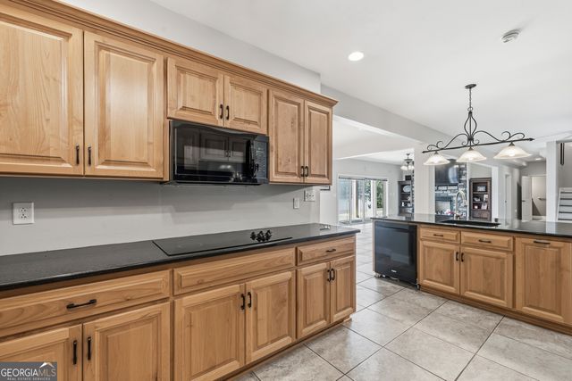 1038 Dennis Station Road, Eatonton, GA 31024