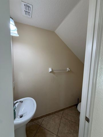 8057 PRESTBURY DRIVE, Orlando, FL 32832