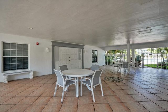 1461 S Ocean Blvd Apt 303, Pompano Beach, FL 33062