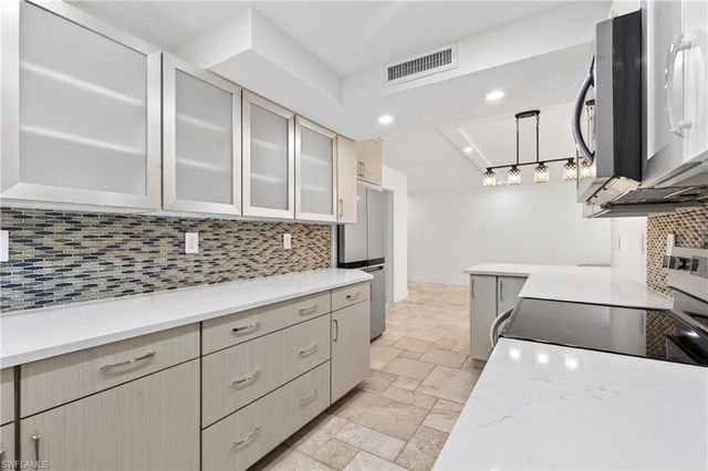 4092 Belair LN 1, Naples, FL 34103