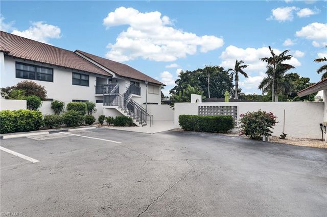 4092 Belair LN 1, Naples, FL 34103