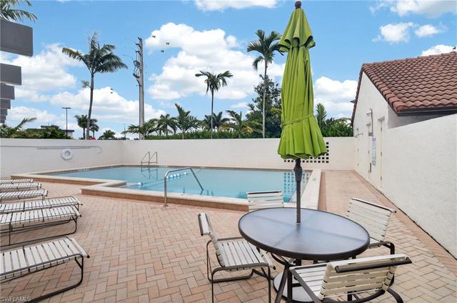 4092 Belair LN 1, Naples, FL 34103