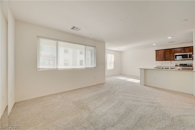 6944 Skyline Blue Street, North Las Vegas, NV 89086