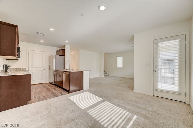 6944 Skyline Blue Street, North Las Vegas, NV 89086