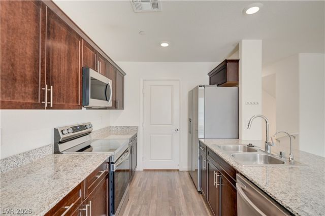 6944 Skyline Blue Street, North Las Vegas, NV 89086