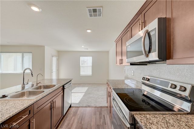 6944 Skyline Blue Street, North Las Vegas, NV 89086