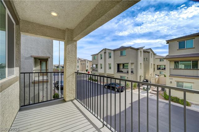 6944 Skyline Blue Street, North Las Vegas, NV 89086