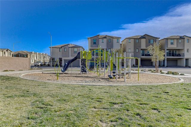6944 Skyline Blue Street, North Las Vegas, NV 89086