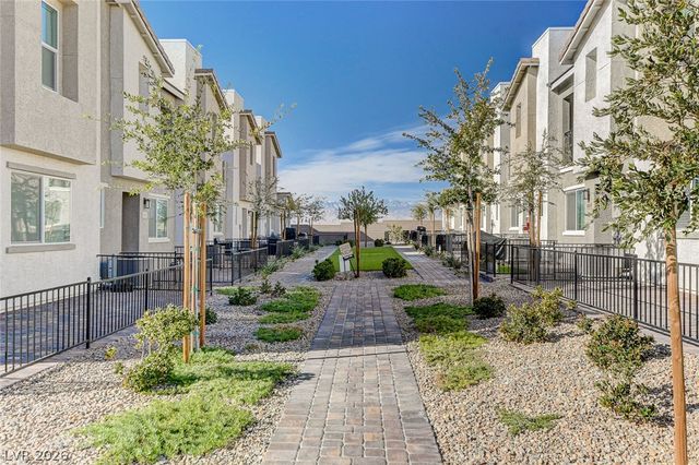 6944 Skyline Blue Street, North Las Vegas, NV 89086