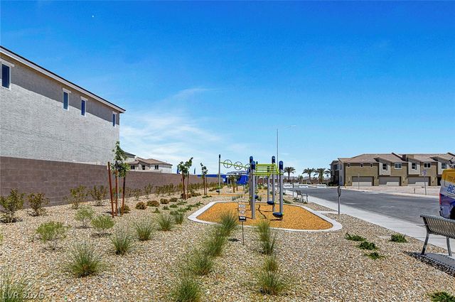 6944 Skyline Blue Street, North Las Vegas, NV 89086