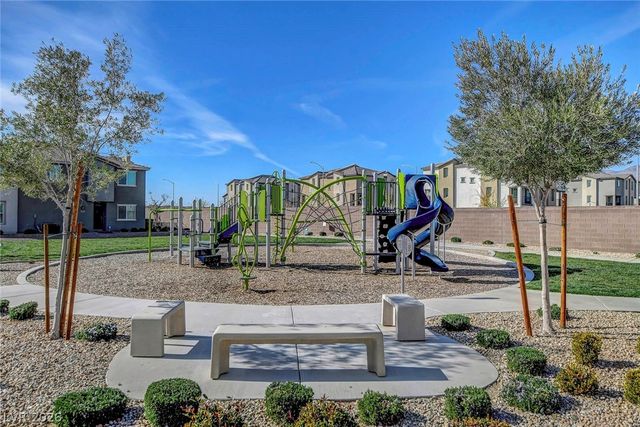 6944 Skyline Blue Street, North Las Vegas, NV 89086