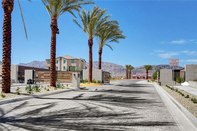 6944 Skyline Blue Street, North Las Vegas, NV 89086