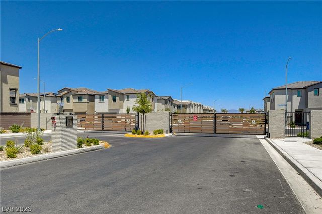 6944 Skyline Blue Street, North Las Vegas, NV 89086