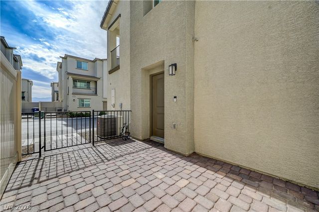 6944 Skyline Blue Street, North Las Vegas, NV 89086