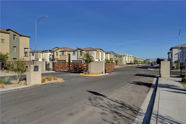 6944 Skyline Blue Street, North Las Vegas, NV 89086