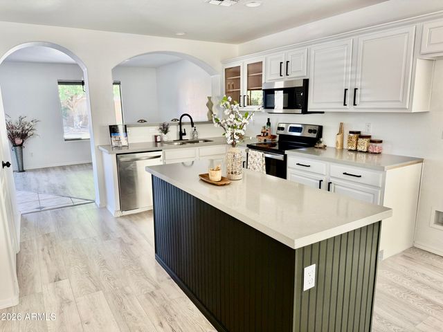 6312 W VILLA LINDA Drive, Glendale, AZ 85310